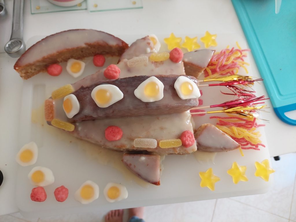 anniversaires_gateau_fusee