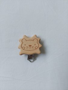 hochets_attache_lion