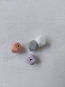 hochets_perles_hexagonales