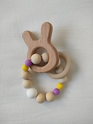 Hochet tête de lapin violet/ jaune