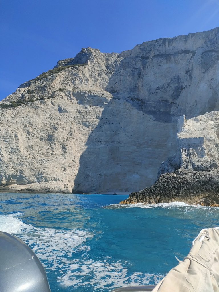 zakynthos_zakynthos_navagio_falaise